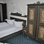 Hotel Schoene Aussicht 4*