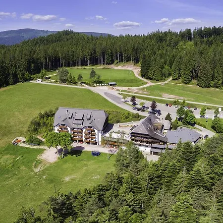 Hotel Schoene Aussicht 4*